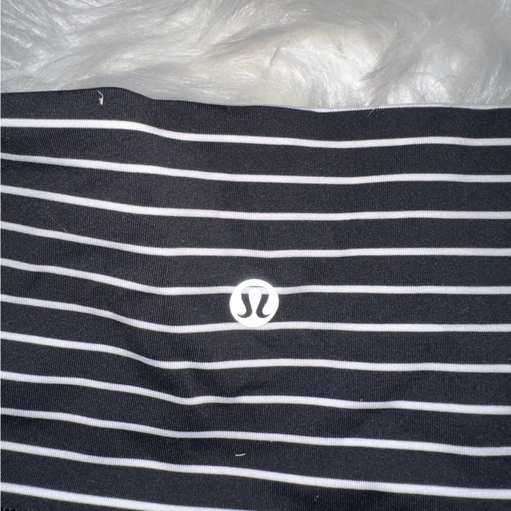 Lulu Lemon Black and White Striped Leggings size 4